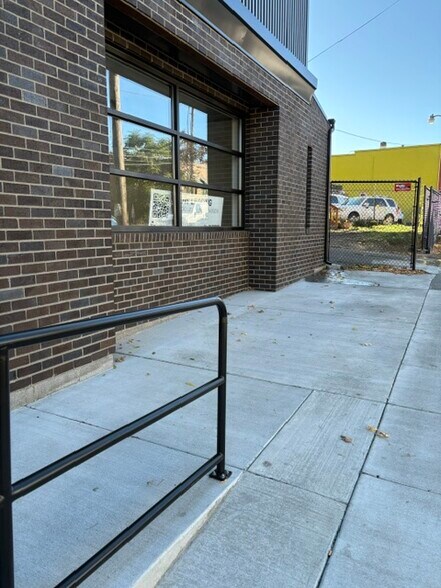 6640 NE Martin Luther King Jr Blvd, Portland, OR à louer - Photo de l’immeuble – Image 3 sur 9