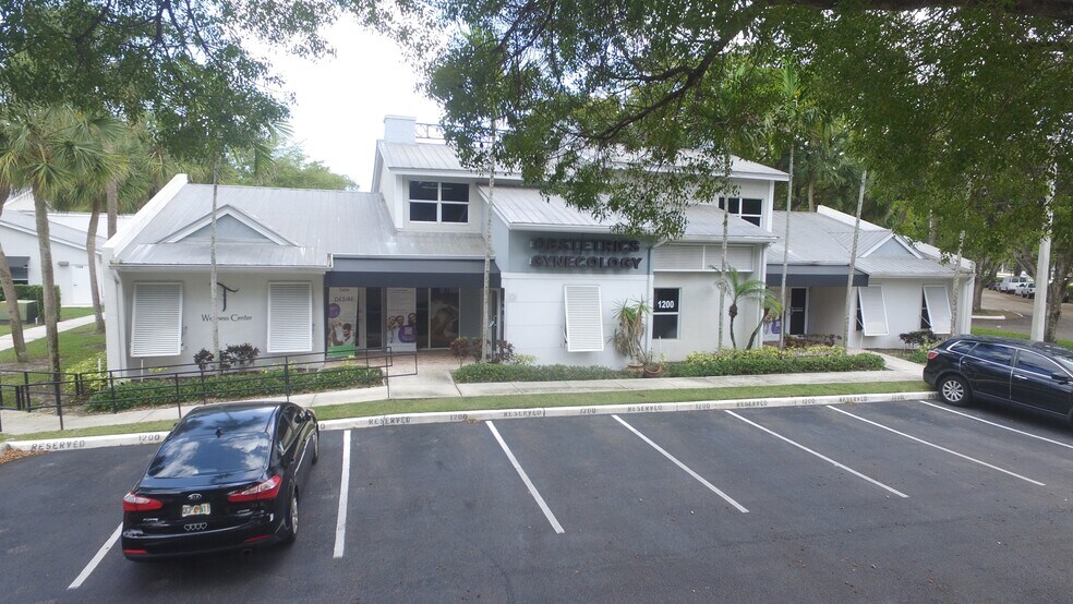 1200 N University Dr, Plantation, FL à vendre - Photo de l’immeuble – Image 1 sur 11