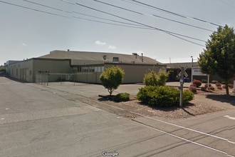 2950 NW 29th Ave, Portland, OR à louer Photo de l’immeuble– Image 2 sur 2