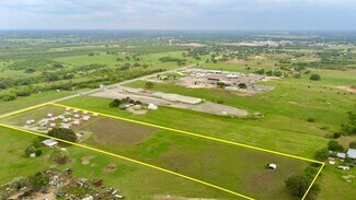 Plus de détails pour 573 Texas 97, Floresville, TX - Logement à vendre