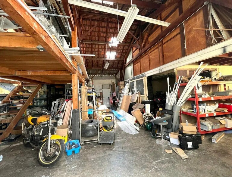 Industriel/Logistique dans Cagnes-sur-Mer à vendre - Photo de l’immeuble – Image 1 sur 7