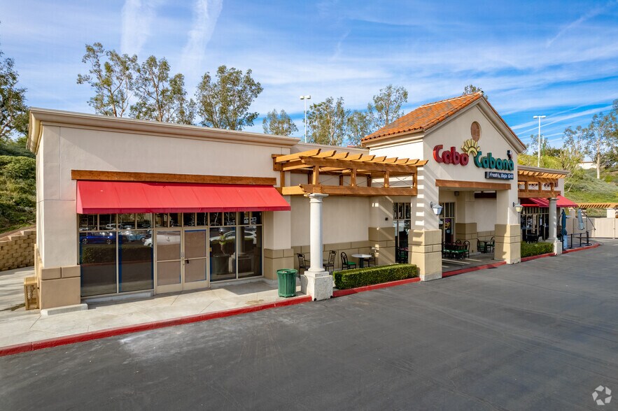 25708-25712 The Old Rd, Valencia, CA à louer - Photo de l’immeuble – Image 2 sur 4
