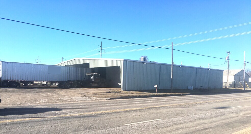211 W 53rd St N, Park City, KS à vendre - Photo principale – Image 1 sur 4