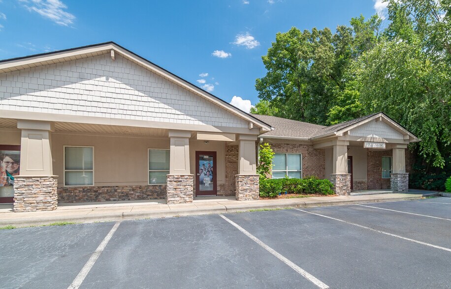 6917 Shannon Willow Rd, Charlotte, NC à vendre - Photo de l’immeuble – Image 3 sur 3