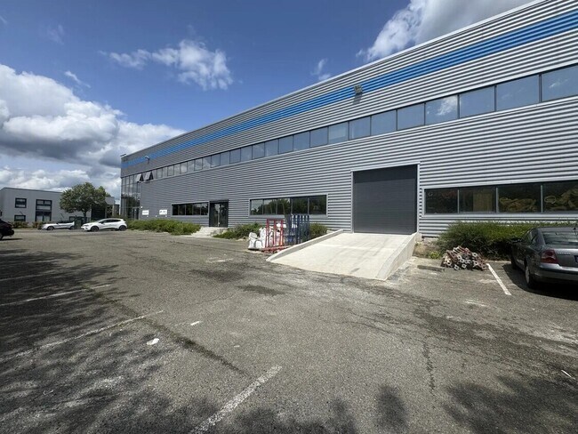 Plus de détails pour Bureau, Local d'activités à louer