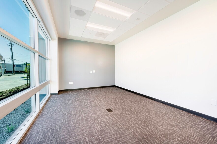 1601 San Francisco Ave, Long Beach, CA à louer - Photo intérieure – Image 3 sur 17