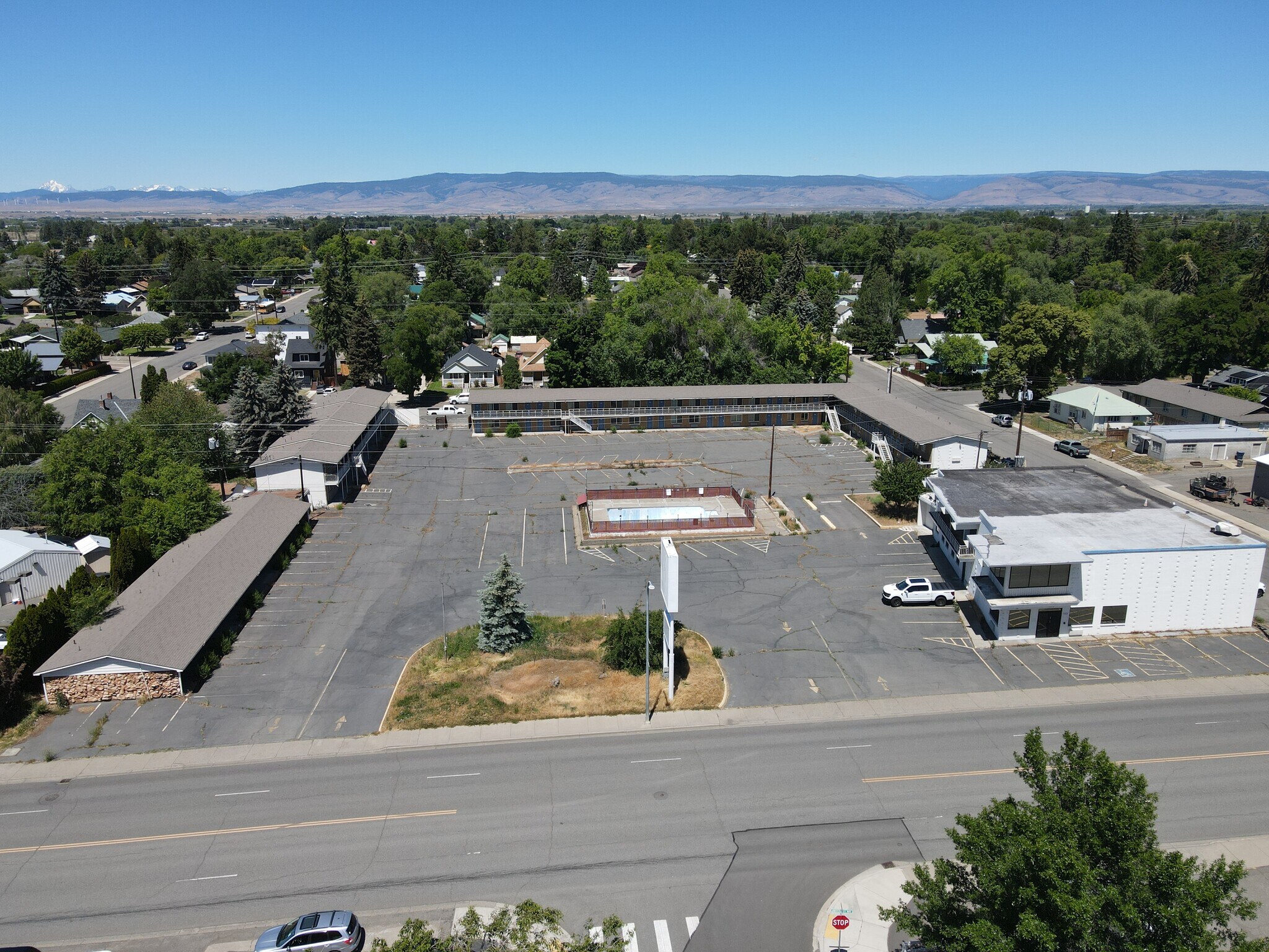 403 W University Way, Ellensburg, WA à vendre Photo de l’immeuble– Image 1 sur 26