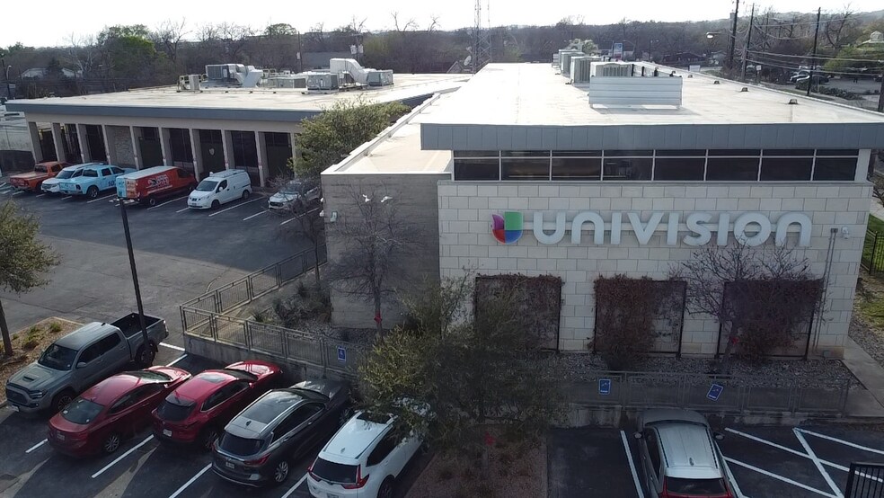 2233 W North Loop Blvd, Austin, TX à vendre - Photo de l’immeuble – Image 1 sur 17