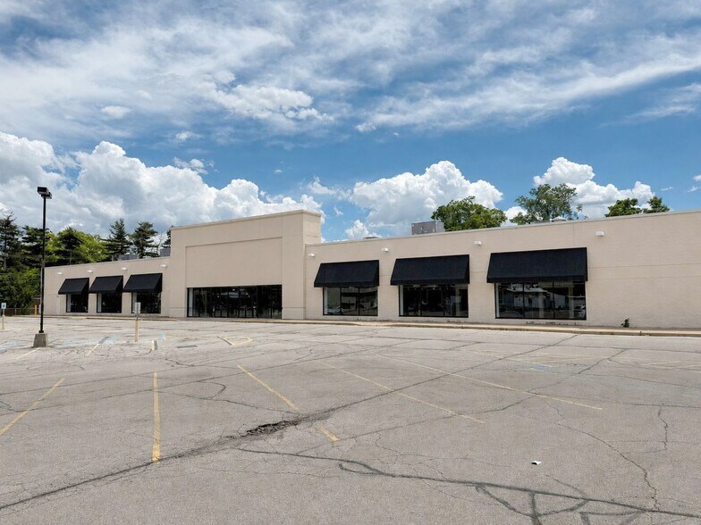4485 Monroe St, Toledo, OH à louer - Photo de l’immeuble – Image 2 sur 10