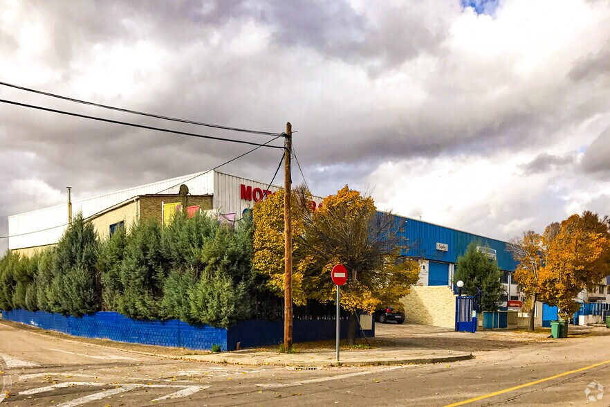 Calle Mar Del Tirreno, 33, San Fernando de Henares, Madrid à louer - Photo de l’immeuble – Image 2 sur 5
