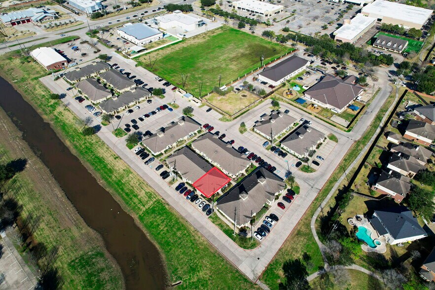 12234 Shadow Creek Parkway, Pearland, TX à louer - Photo de l’immeuble – Image 2 sur 22