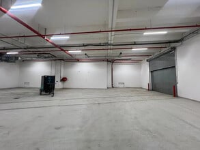 Industriel/Logistique dans Paris à louer Photo de l’immeuble– Image 1 sur 1