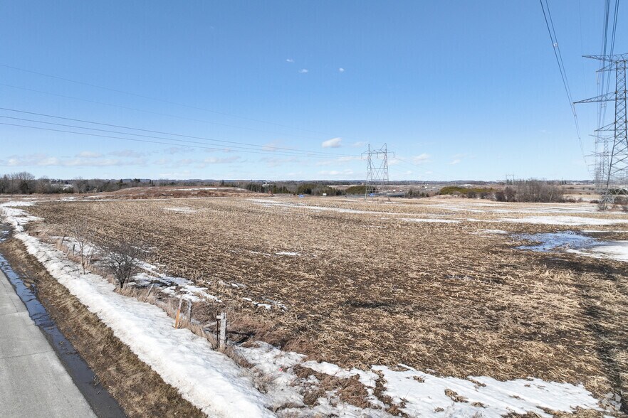 5515 Garrard Rd, Whitby, ON à louer - Photo principale – Image 1 sur 3
