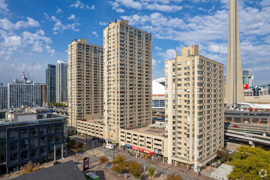 254 Queens Quay W, Toronto, ON à louer - Photo principale – Image 1 sur 4