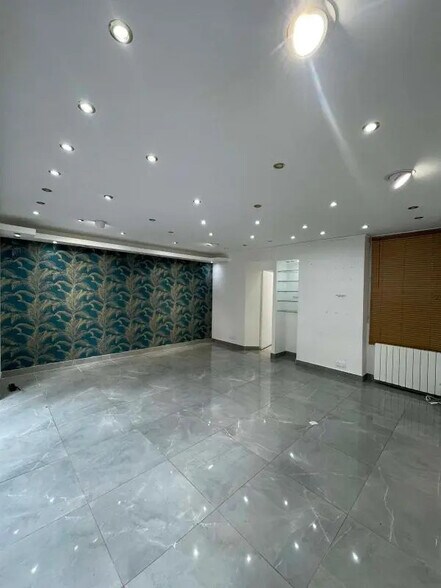 Local commercial dans Levallois-Perret à louer - Photo de l’immeuble – Image 2 sur 3