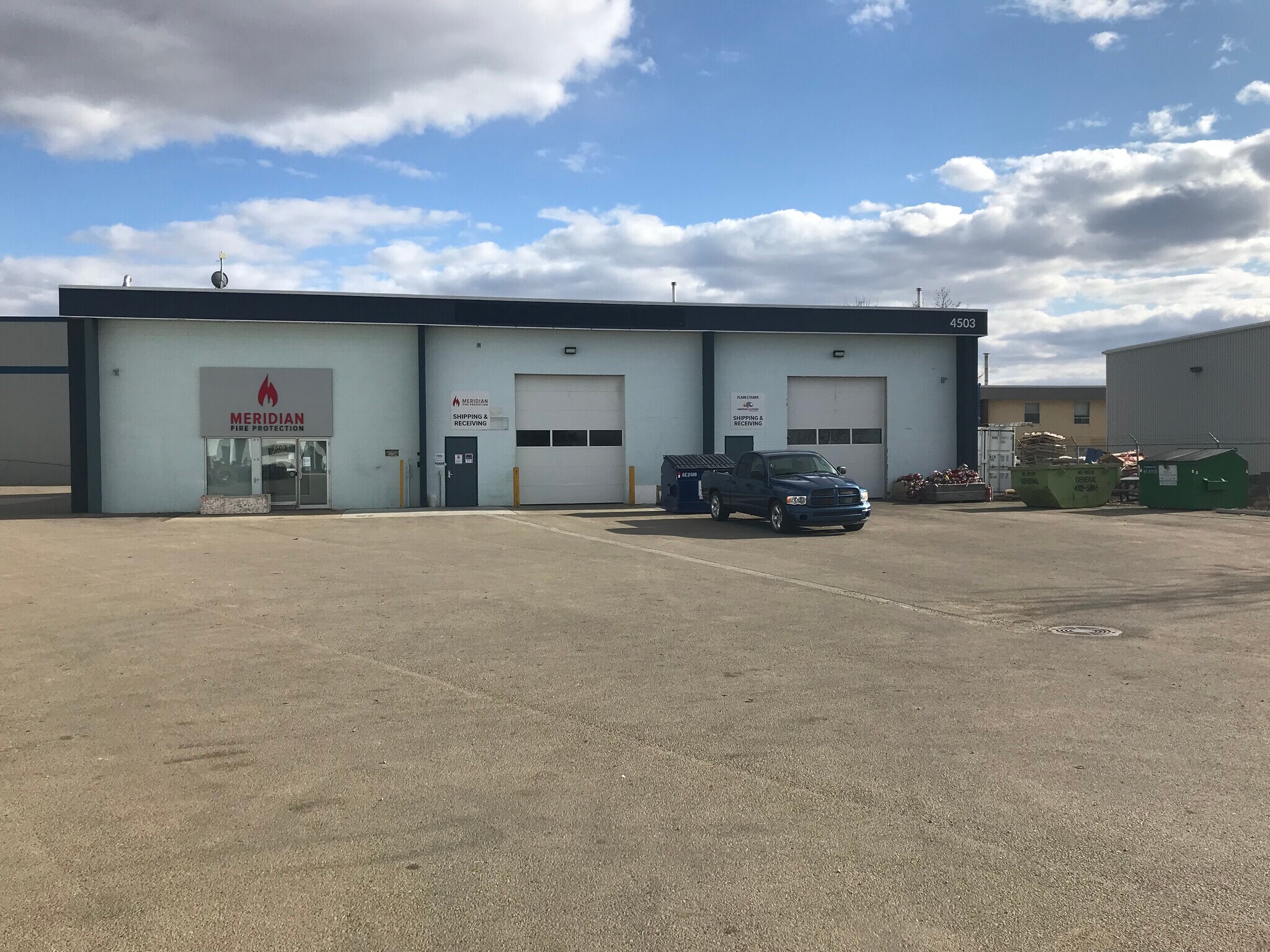 4503 Morris Rd NW, Edmonton, AB à louer Photo de l’immeuble– Image 1 sur 6