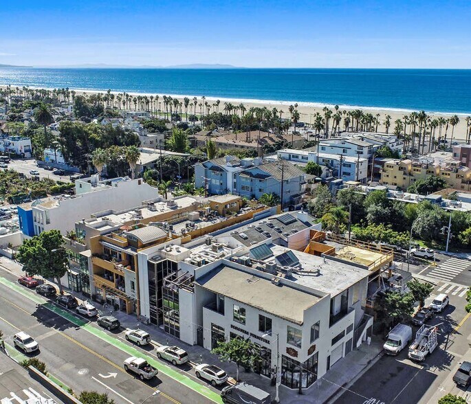 2210 Main St, Santa Monica, CA à louer - Photo de l’immeuble – Image 3 sur 5