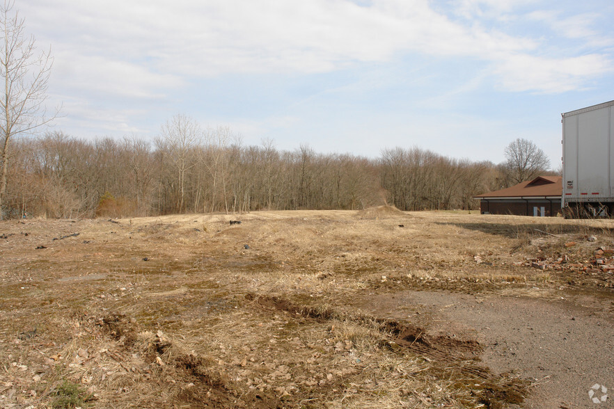 632 Cromwell Ave, Rocky Hill, CT à louer - Photo de l’immeuble – Image 2 sur 2