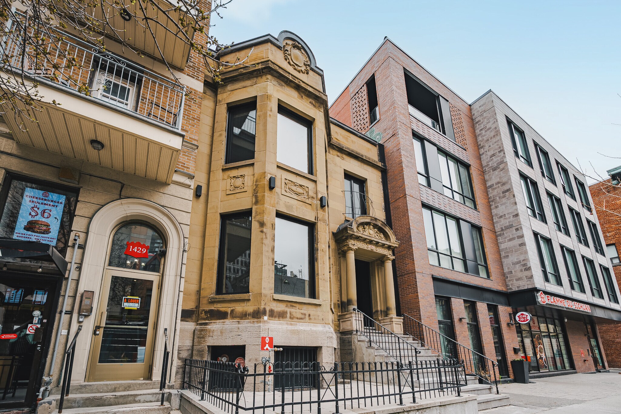 1425 Rue Bishop, Montréal, QC à louer Photo principale– Image 1 sur 3