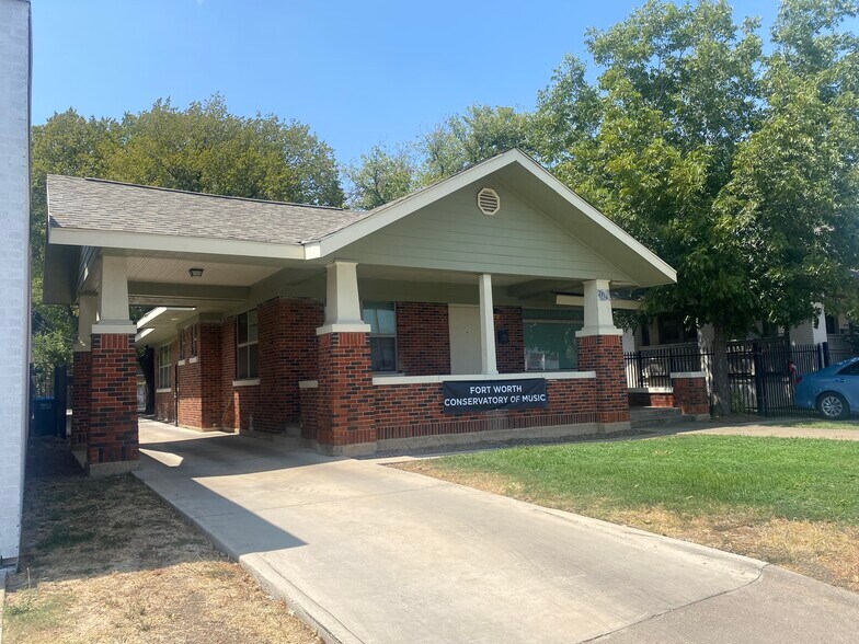 2816 Hemphill St, Fort Worth, TX à vendre - Photo de l’immeuble – Image 1 sur 6