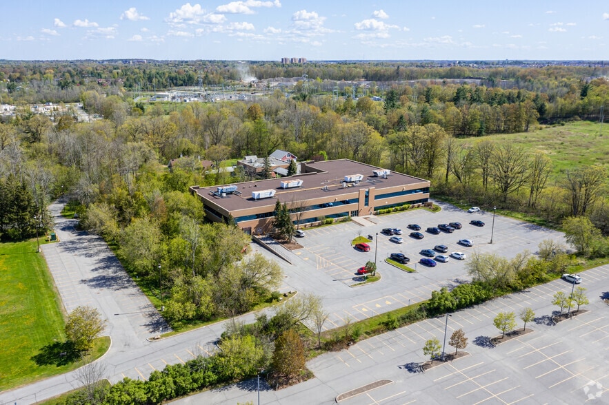 11 Hines Rd, Ottawa, ON à louer - Aérien – Image 2 sur 7