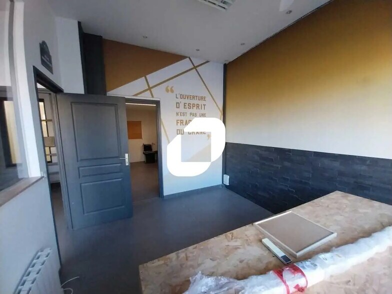 Bureau dans Le Pecq à louer - Photo de l’immeuble – Image 3 sur 6