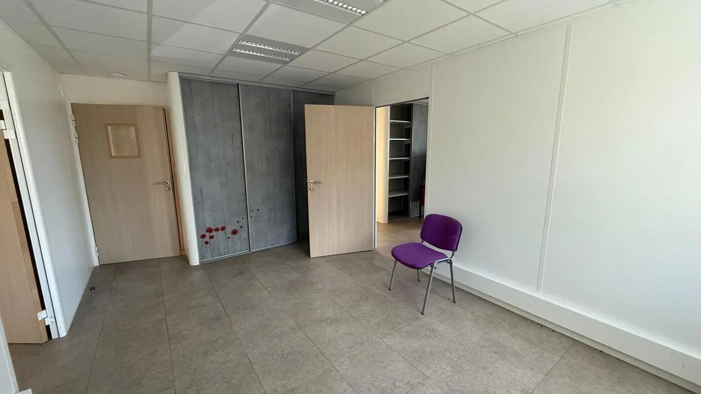 Bureau dans Ceyzériat à louer Photo de l’immeuble– Image 1 sur 8