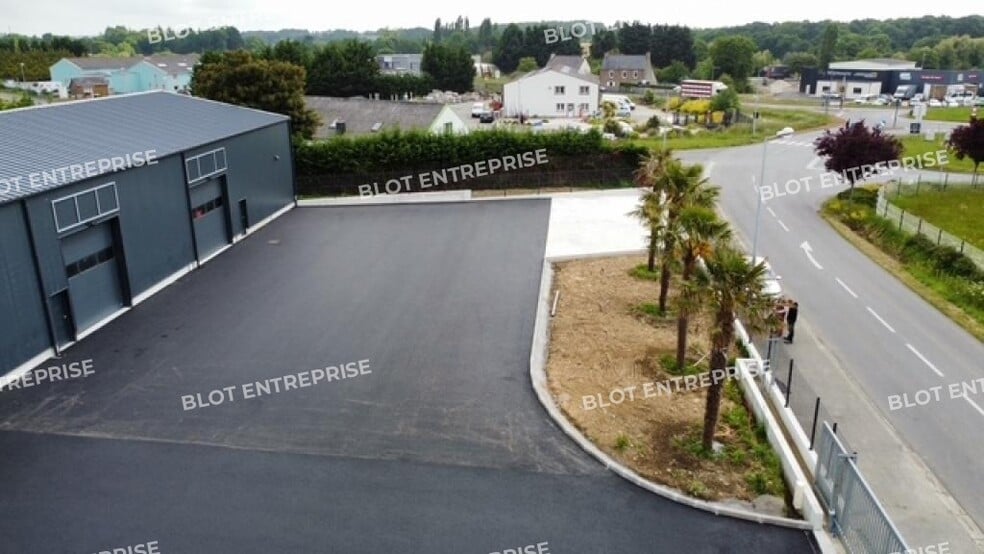 Local d’activités dans Quessoy à louer - Photo de l’immeuble – Image 2 sur 6