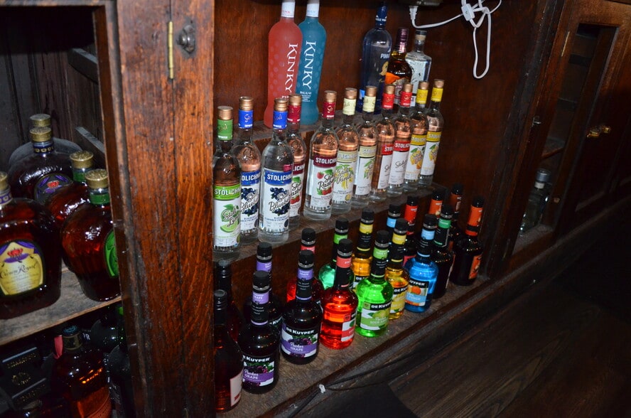 114 E Ivinson Ave, Laramie, WY à vendre - Photo intérieure – Image 2 sur 11