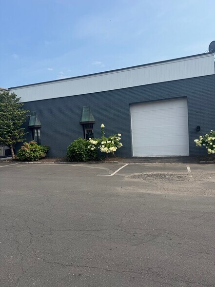 225 Main Ave, Norwalk, CT à louer - Photo de l’immeuble – Image 1 sur 7