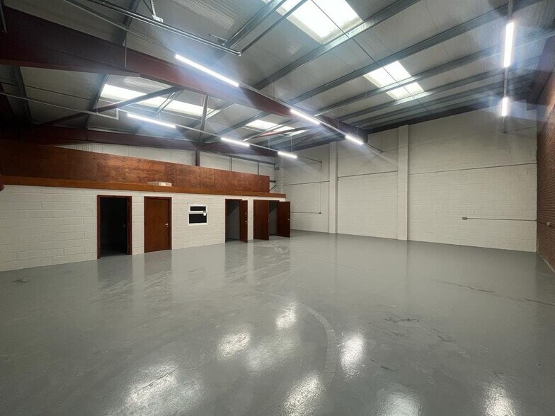25 Clydesmill Rd, Glasgow à louer - Photo de l’immeuble – Image 3 sur 7