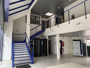 Local d'activités dans Morangis à vendre Photo intérieure– Image 2 sur 5