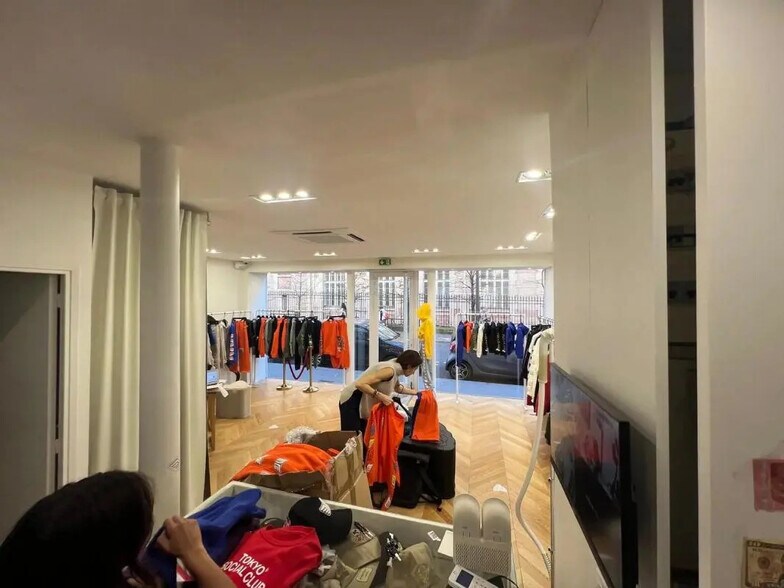 Local commercial dans Paris à louer - Photo de l’immeuble – Image 3 sur 4