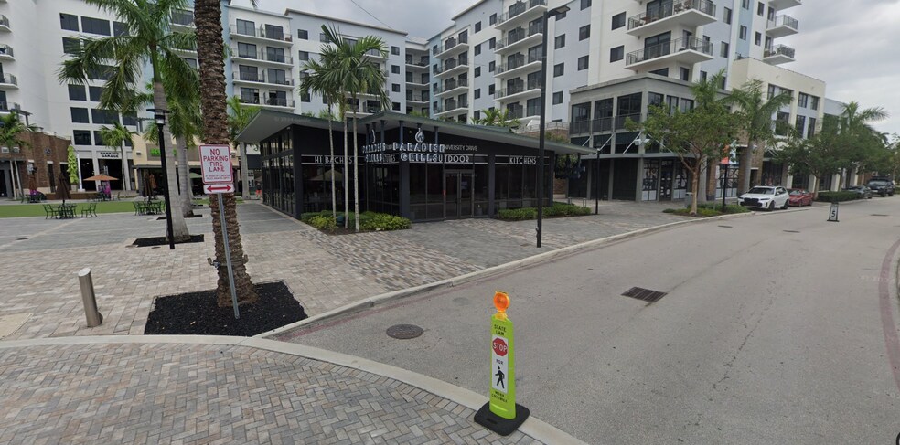 323 N University Dr, Plantation, FL à louer - Photo de l’immeuble – Image 1 sur 5