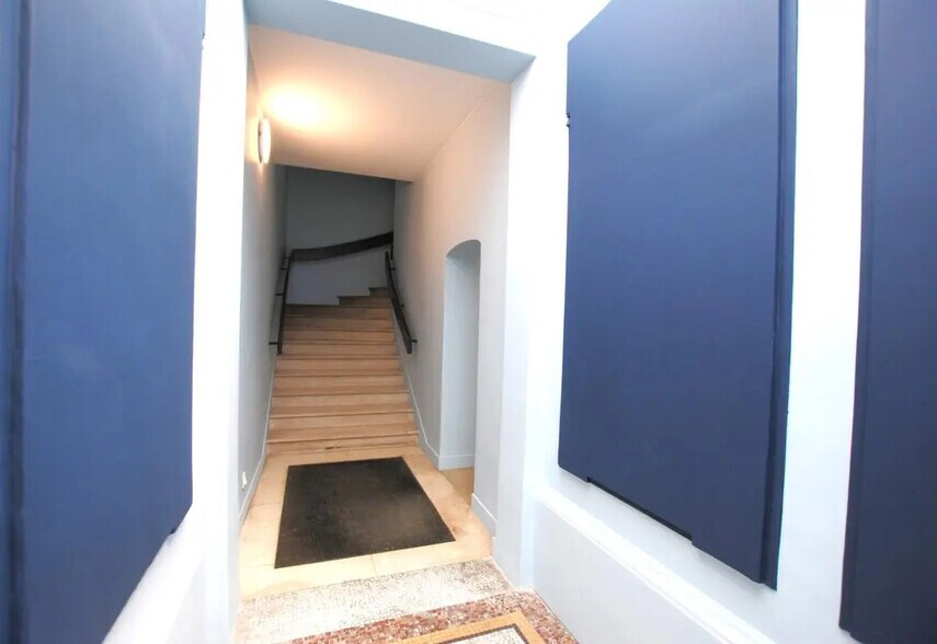 Bureau dans Paris à louer - Photo de l’immeuble – Image 1 sur 17