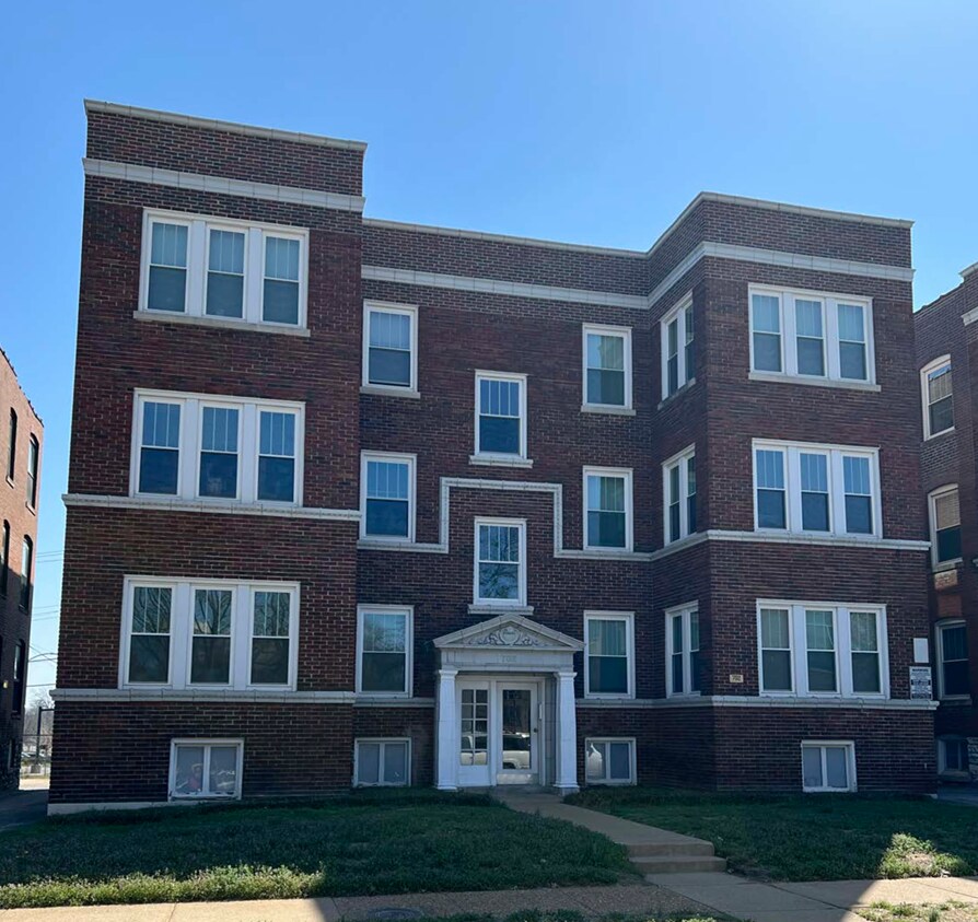 702 Eastgate Ave, Saint Louis, MO à vendre Photo principale– Image 1 sur 3