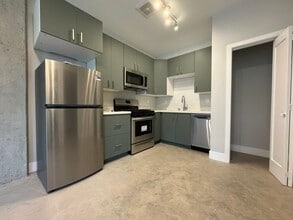 10963 San Pablo Ave, El Cerrito, CA à louer Photo intérieure– Image 2 sur 5