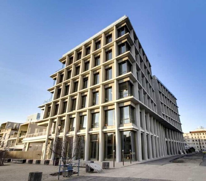 Local commercial dans Villeurbanne à louer - Photo de l’immeuble – Image 2 sur 18