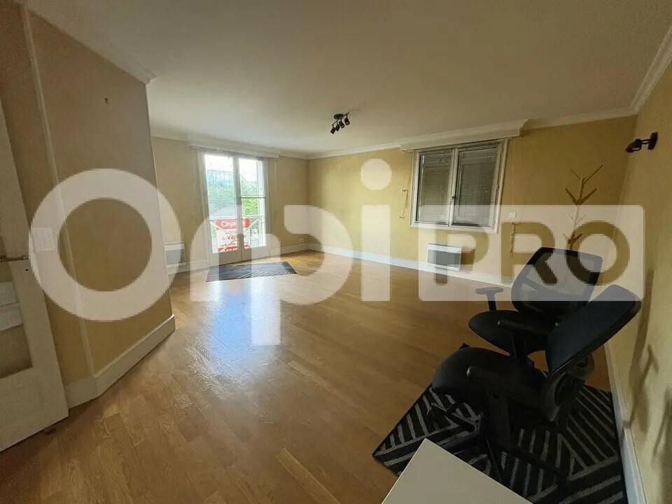 Bureau dans Fontenay-Trésigny à louer Photo intérieure– Image 1 sur 9