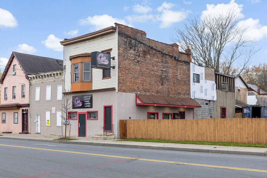 1118 Broadway, Albany, NY à vendre - Photo de l’immeuble – Image 1 sur 49