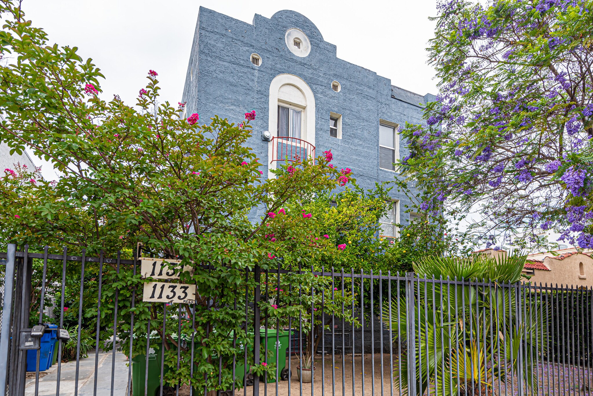 1131 Lodi Pl, Los Angeles, CA à vendre Photo de l’immeuble– Image 1 sur 11