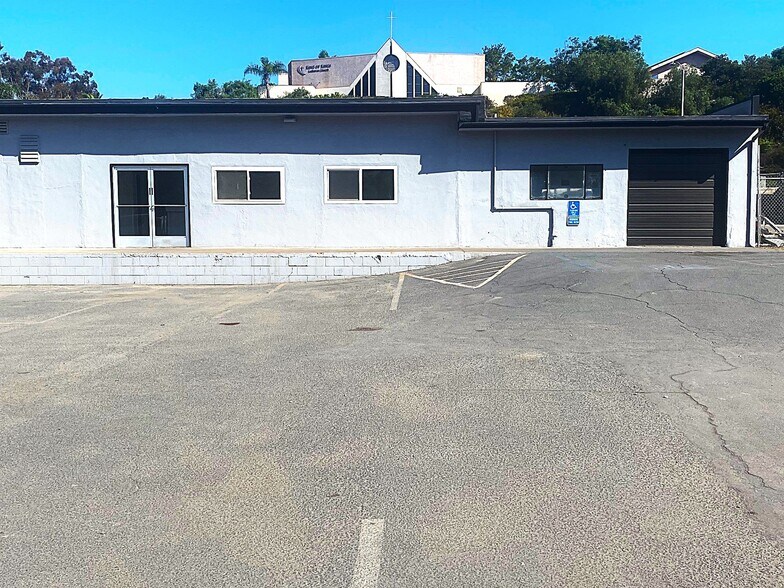 2372 Industry St, Oceanside, CA à louer - Photo de l’immeuble – Image 2 sur 10
