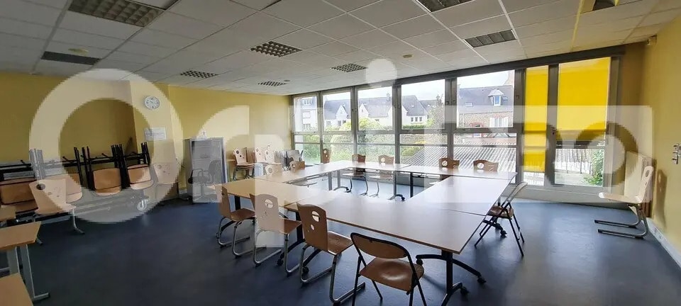 Bureau dans Saint-Brieuc à vendre - Photo de l’immeuble – Image 2 sur 9