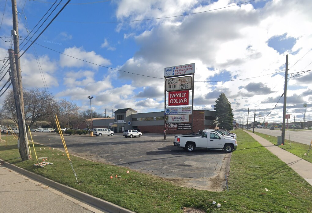 2700 Pine Grove Ave, Port Huron, MI à vendre Photo principale– Image 1 sur 6