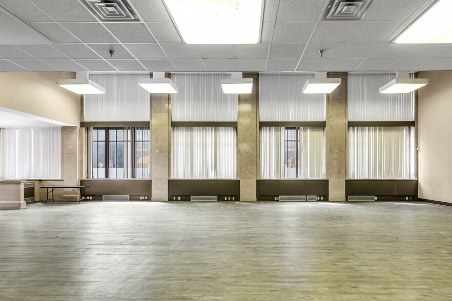 223 High St, Holyoke, MA à louer - Photo de l’immeuble – Image 3 sur 6