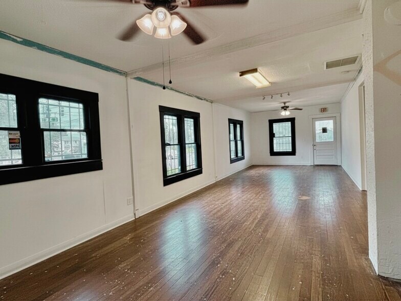 490 N Spring Garden Ave, Deland, FL à vendre - Photo de l’immeuble – Image 3 sur 28