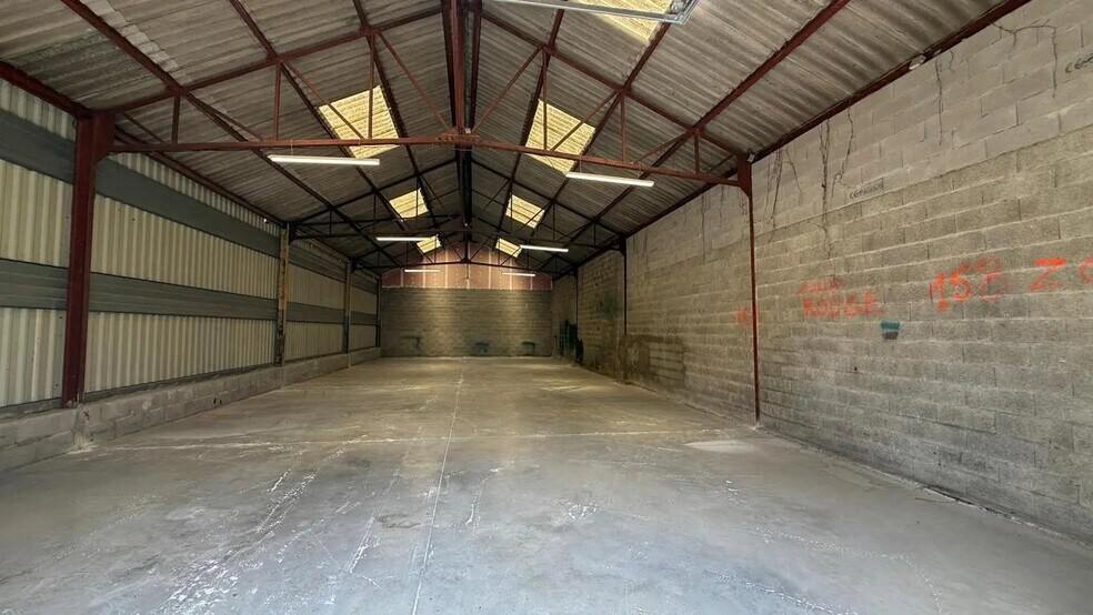 Industriel/Logistique dans Bourg-en-Bresse à louer - Photo intérieure – Image 2 sur 2