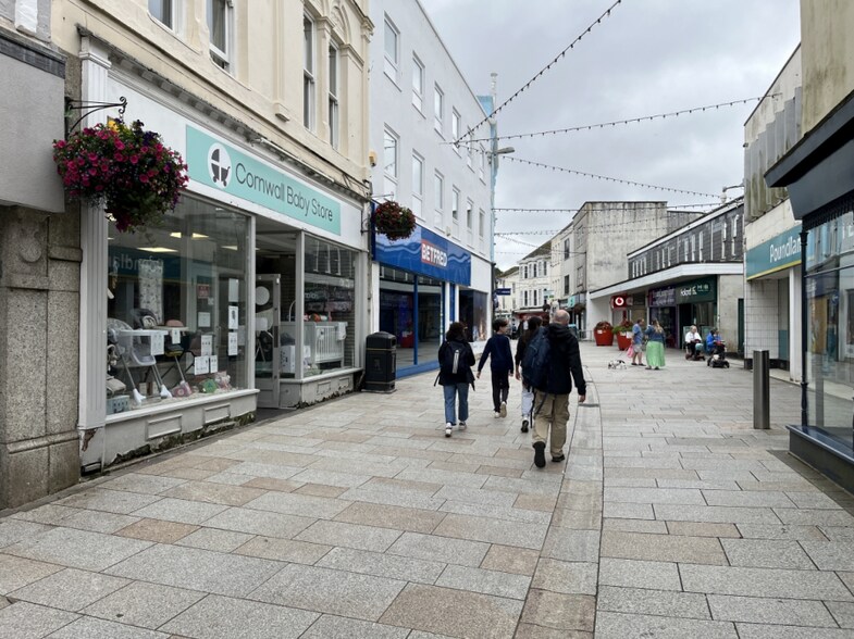 28-30 Fore St, St Austell à louer - Photo de l’immeuble – Image 2 sur 4