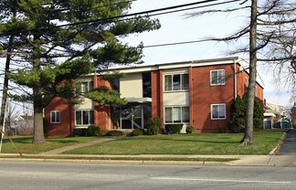 Plus de détails pour 2003 Warrensville Center Rd, South Euclid, OH - Logement à vendre