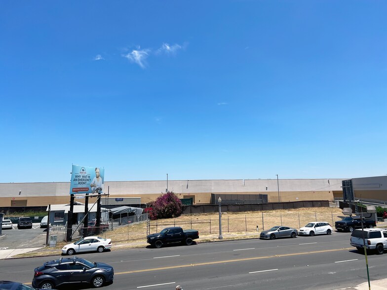 3252-3300 Midway Dr, San Diego, CA à vendre - Photo principale – Image 1 sur 5